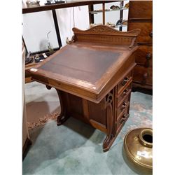 VICTORIAN DAVENPORT W/4 DRAWERS