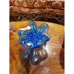 ART GLASS CENTREPIECE