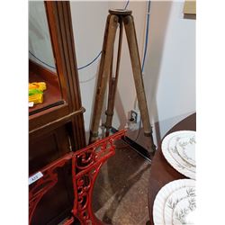ANTIQUE TRANSIT STAND