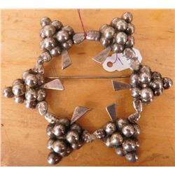 Mexican Grapevine Pin