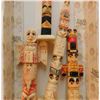 Image 3 : 4 Old Eskimo Totem Poles