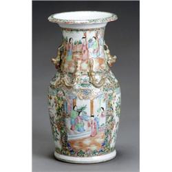 Chinese Export 'Canton Rose Medallion' Vase, Daoguang-Xianfeng Period (1821-1861), Height: 14...