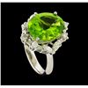 Image 4 : 5.89 ctw Peridot and Diamond Ring - Platinum