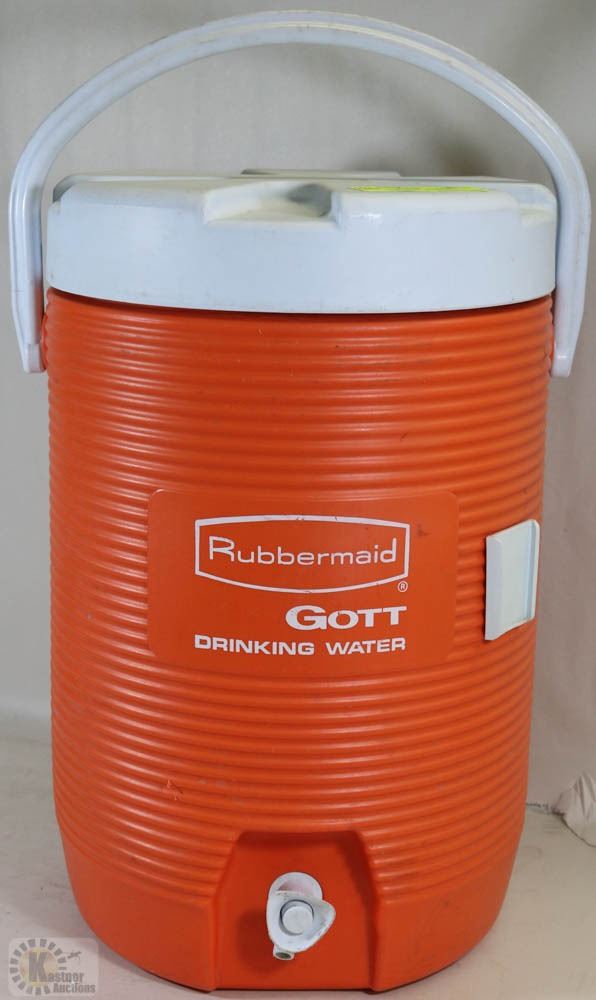 RUBBERMAID GOTT DRINKING WATER JUG