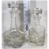 Image 1 : BOX WITH 2 DECORATIVE GLASS LIQUOR CONTAINERS
