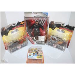 4 NEW FIGURES WWE, MINIONS