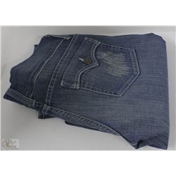 NEW LADIES SLIM JEANS SIZE MEDIUM