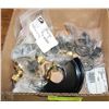 Image 1 : BOX OF VARIOUS FITTINGS