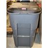 Image 1 : RUBBERMAID COMMERCIAL GARBAGE CAN ON WHEELS