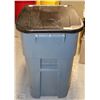 Image 1 : RUBBERMAID COMMERCIAL GARBAGE CAN ON WHEELS