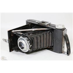 ANTIQUE CAMERA 50'S