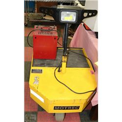 WAREHOUSE CART WITH CHARGER NEEDS BATTERIES