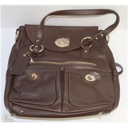 NEW DELLA LEATHER JODI PURSE CHESTNUT COLOR