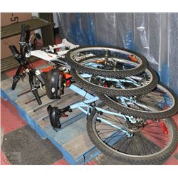 PALLET WITH 2 DISASSEMBLED MOUNTAIN BIKES