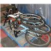 Image 1 : PALLET WITH 2 DISASSEMBLED MOUNTAIN BIKES