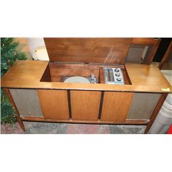 ELECTROHOME CONSOLE RADIO/RECORD PLAYER
