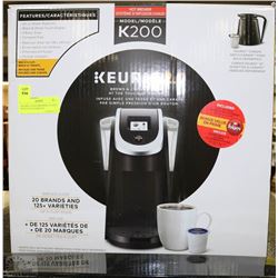 KEURIG 2.0 HOT BREWING SYSTEM WITH TOUCH DISPLAY
