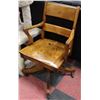 Image 1 : OAK OFFICE CHAIR ON WHEELS