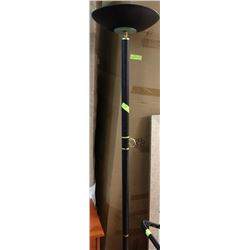 BLACK FLOOR LAMP