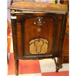 ANTIQUE SERRANDER RADIO