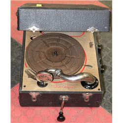 FLEETWOOD PHONOGRAPH WITH NEW NEEDLE. IN CASE