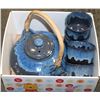 Image 1 : BLUE STONEWARE TEAPOT WITH CUPS