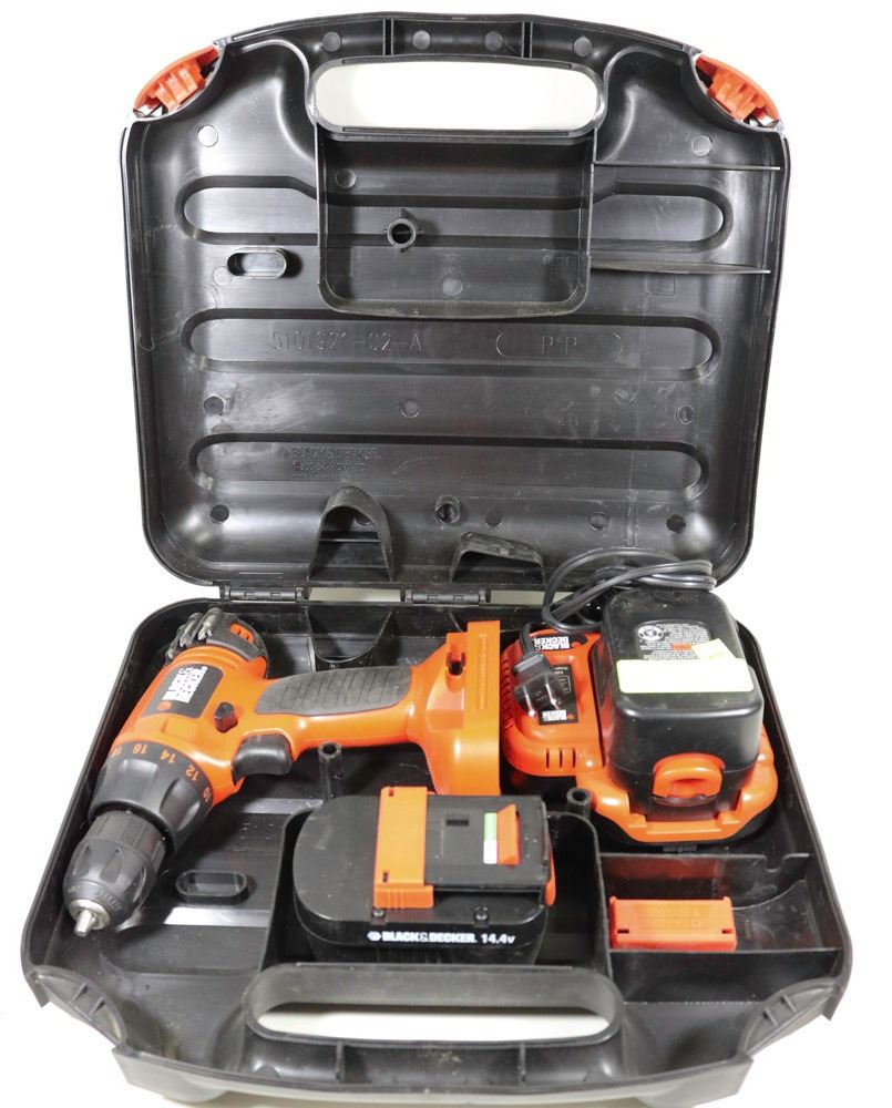 BLACK AND DECKER 14 VOLT CORDLESS DRILL KIT NEW