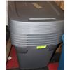 Image 1 : LOT OF 7 LARGE STERLITE 114L TOTES WITH LIDS