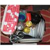 Image 1 : BOX OF PICNIC ITEMS