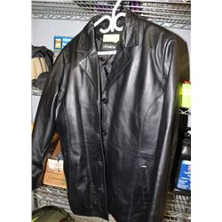 CAN FASHIONS LADIES LEATHER JACKET SIZE M