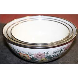 VINTAGE ENAMEL BOWL SET WITH FRUIT DESIGN