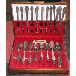 SILVER PLATED SERVING SET (CUTLERY) IN BOX