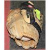 Image 1 : 2 NEW CHILDRENS RAWLING BALL GLOVES