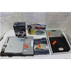 LOT OF KITCHEN SCALES