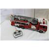 Image 1 : REMOTE CONTROL 1:18 SCALE FIRE TRUCK
