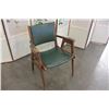 Image 1 : VINTAGE RECEPTION CHAIR