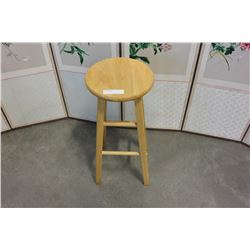 MAPLE BAR STOOL
