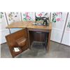Image 1 : CASED SINGER SEWING MACHINE