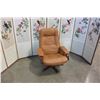 Image 1 : TAN LEATHER ARMCHAIR