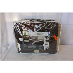 8 PIECE QUEEN SIZE BED IN BAG