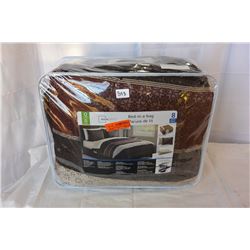8 PIECE QUEEN SIZE BED IN BAG