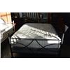 Image 1 : QUEEN SIZE BLACK METAL BEDFRAME