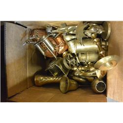 BOX OF ASSORTED BRASS WARE