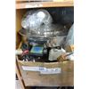 Image 1 : BOX OF KITCHEN SUPPLIES AND CHAFING DISH