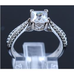 Silver & Cubic Zirconia Ring:3.05gms/Cubic Zirconia:0.26ct