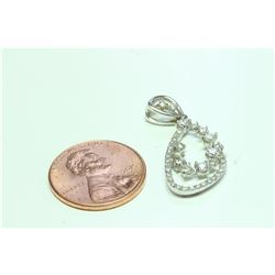 14K WHITE GOLD PENDANT 2g/Diamond 0.68ct