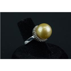 Very Fine 18K Gold Pearl Diamond Ring CRV$2500