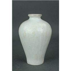 Fine Song Dynasty Carved Qinbai Porcelain Vase