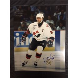 WAYNE GRETZKY AUTOGRAPHED PHOTO