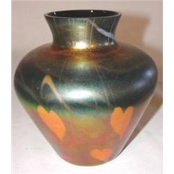 Imperial heart & vine pattern art glass vase